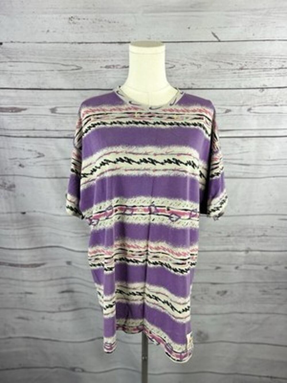 Vintage Nike Stores All Over Print Purple Graphic T-Shirt Size L